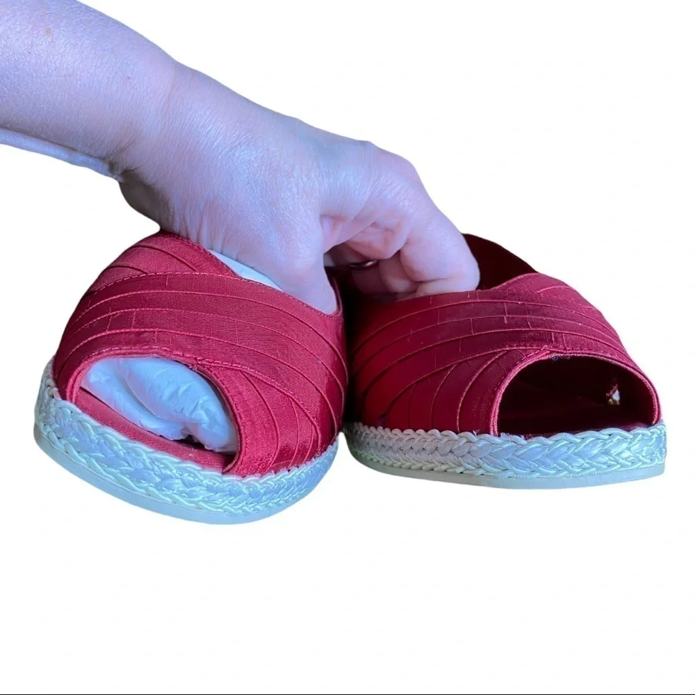 Grasshopper Espadrilles Wedges Peeptoe Red Sateen New without Box/Tag 9.5 W